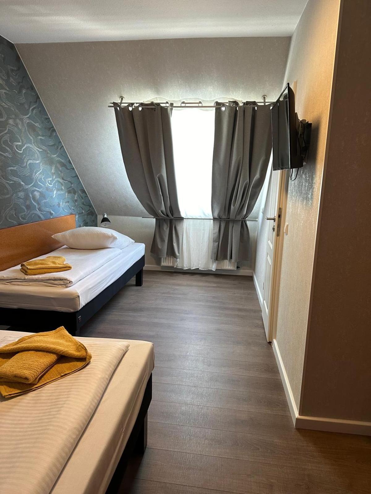 Hotel Pirol Berlin Bagian luar foto