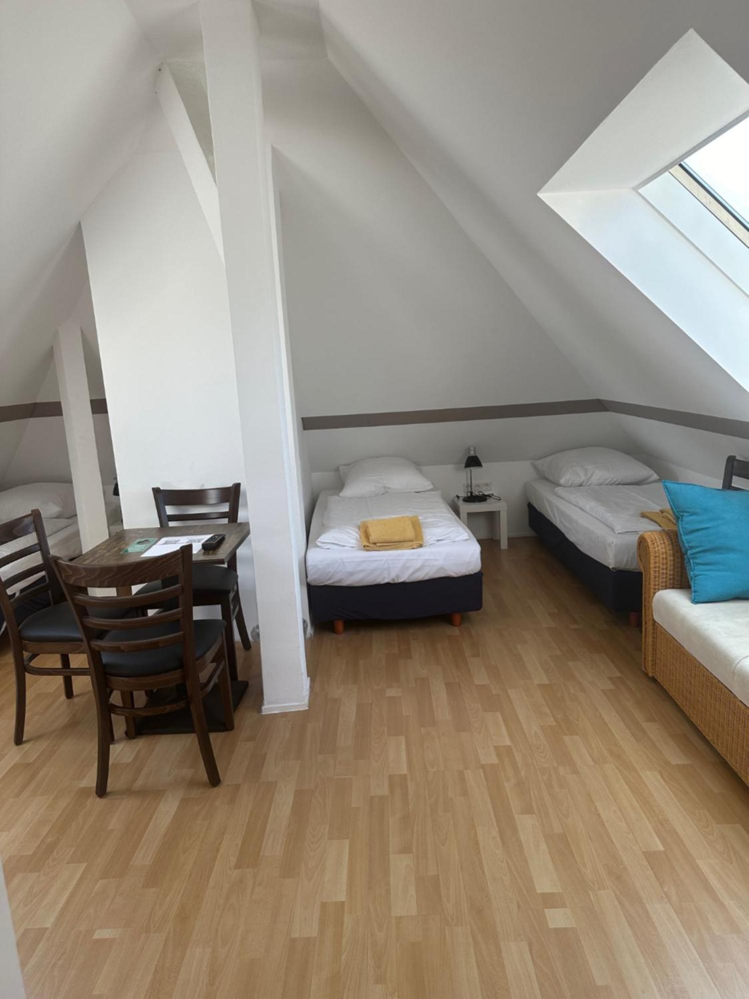 Hotel Pirol Berlin Bagian luar foto