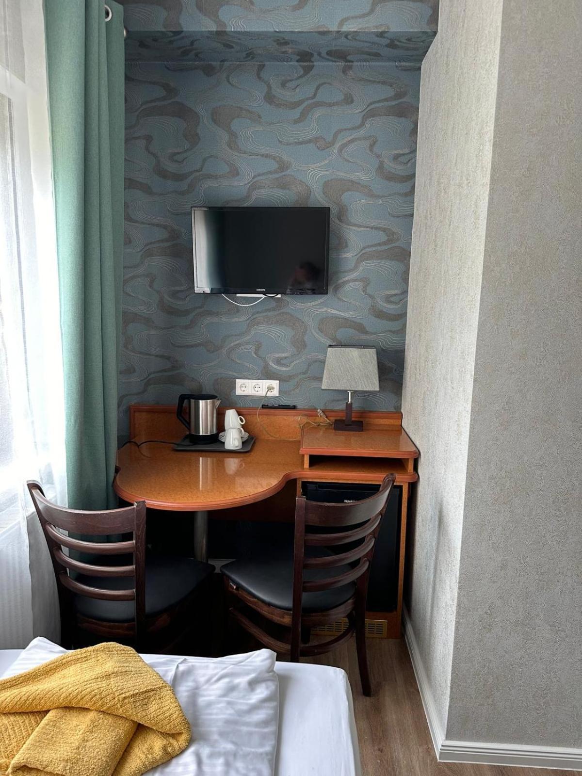 Hotel Pirol Berlin Bagian luar foto